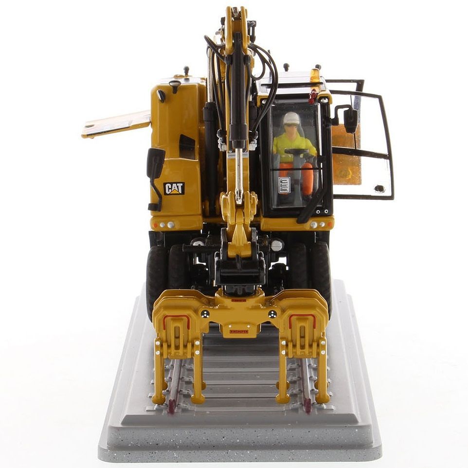 Diecast Masters 1:50 Highline Series CAT M323F Railroad Wheel Hydraulic Excavator