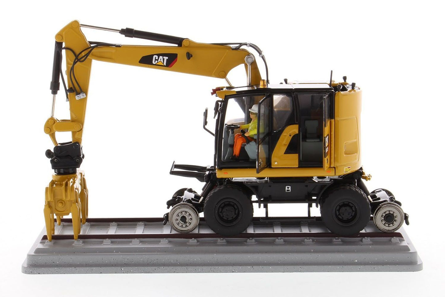 Diecast Masters 1:50 Highline Series CAT M323F Railroad Wheel Hydraulic Excavator