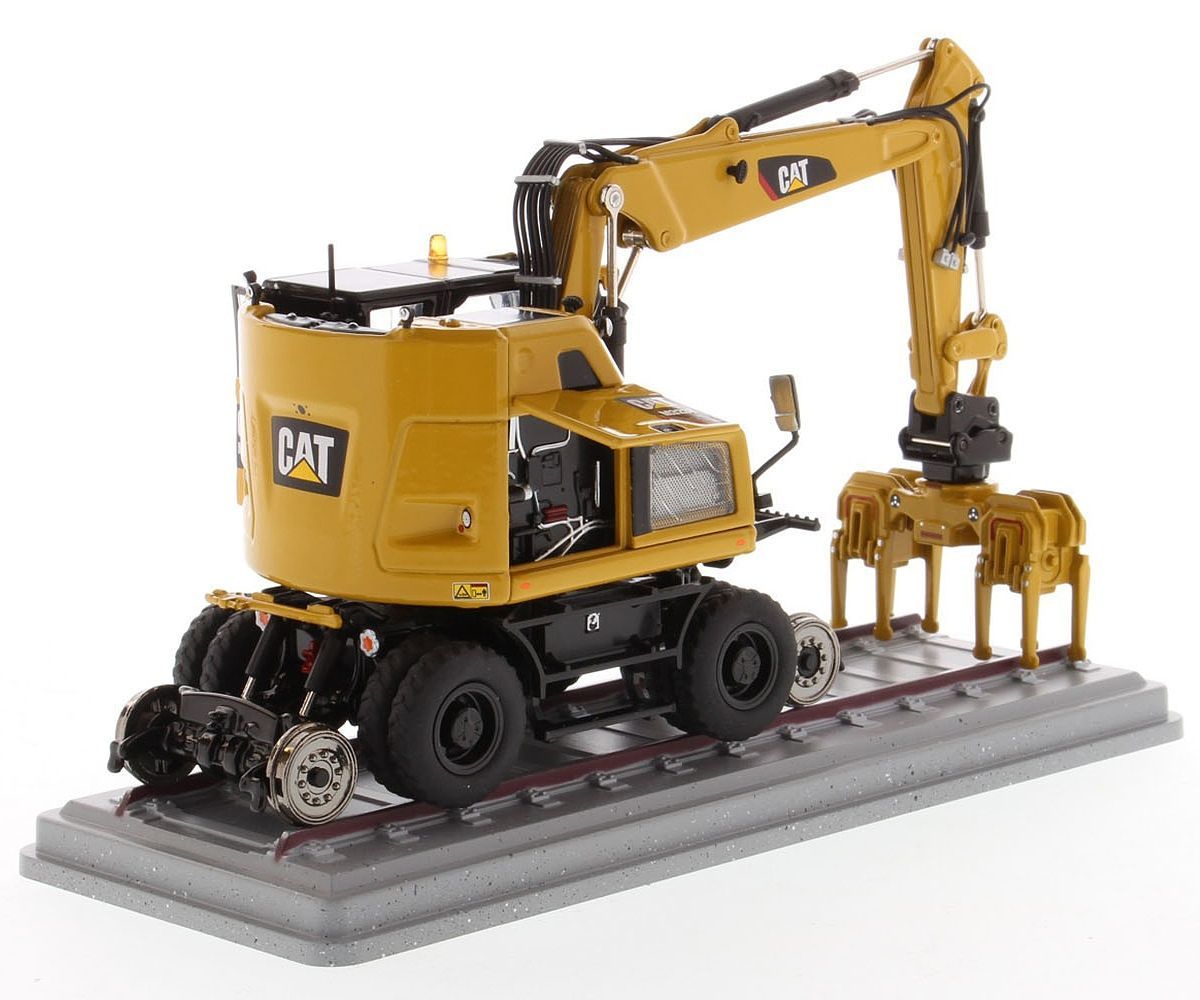 Diecast Masters 1:50 Highline Series CAT M323F Railroad Wheel Hydraulic Excavator